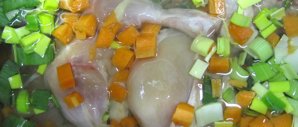Hühnersuppe mit Gemüse